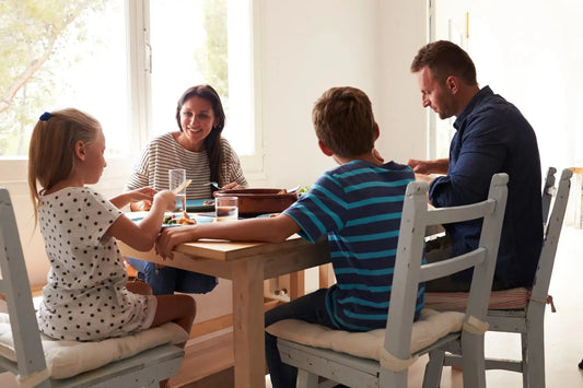 GAMES TO PLAY AROUND THE TABLE - Around The Table